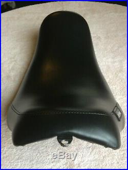 Le Pera LGK-001 Smooth Vinyl with Gel Bare Bones Solo Seat 06-16 Harley Dyna